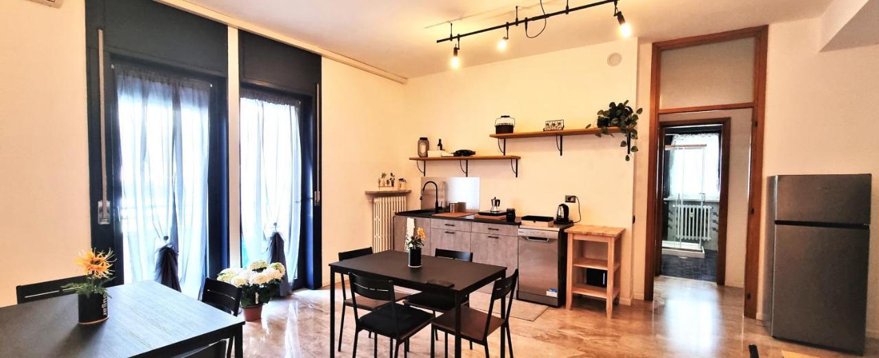 Guesthouse Tree Rooms Industrial Bergamo Eksteriør bilde